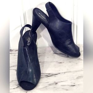 Aerosoles Survivor black peep toe sling back heels women's size 8